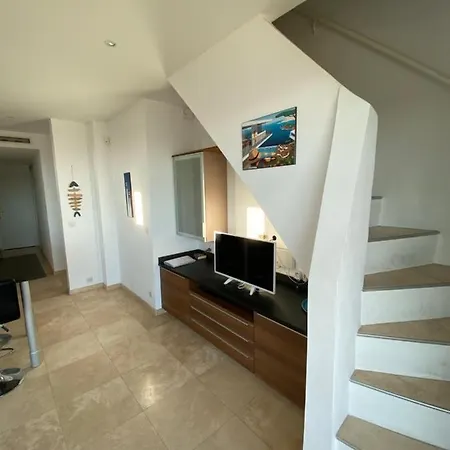 T2 En Duplex Avec Solarium Face Cavalaire-sur-Mer