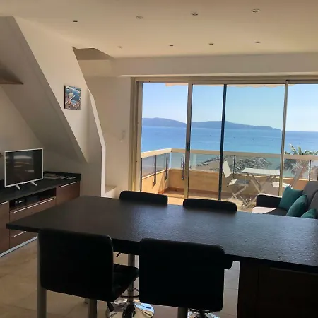 T2 En Duplex Avec Solarium Face Apartment